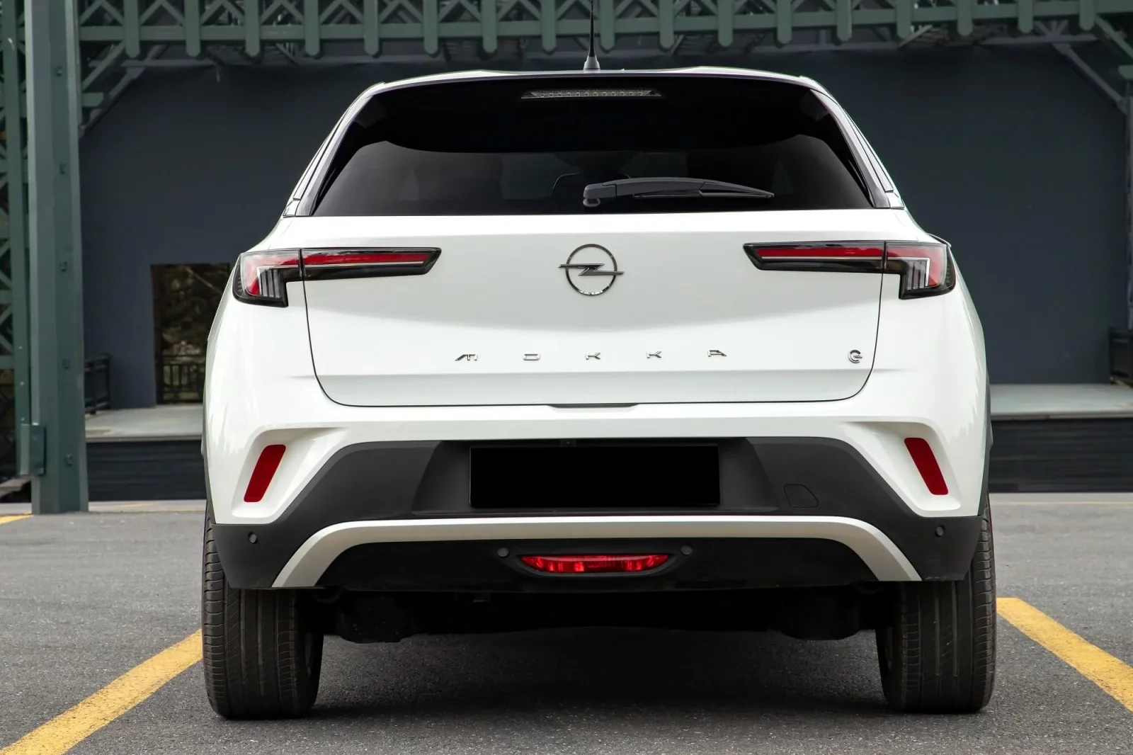 Kiralık Opel Mokka  Beyaz 2022 içinde Dubai - 5 