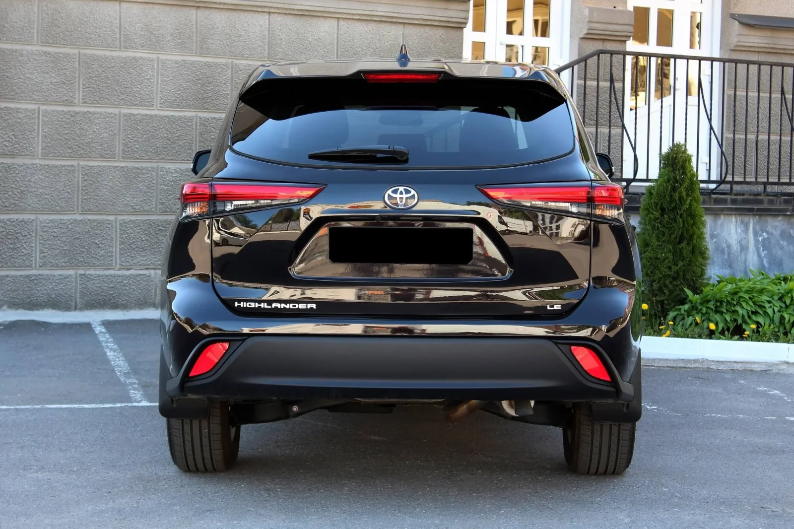 Kiralık Toyota Highlander  Siyah 2022 içinde Dubai - 5 