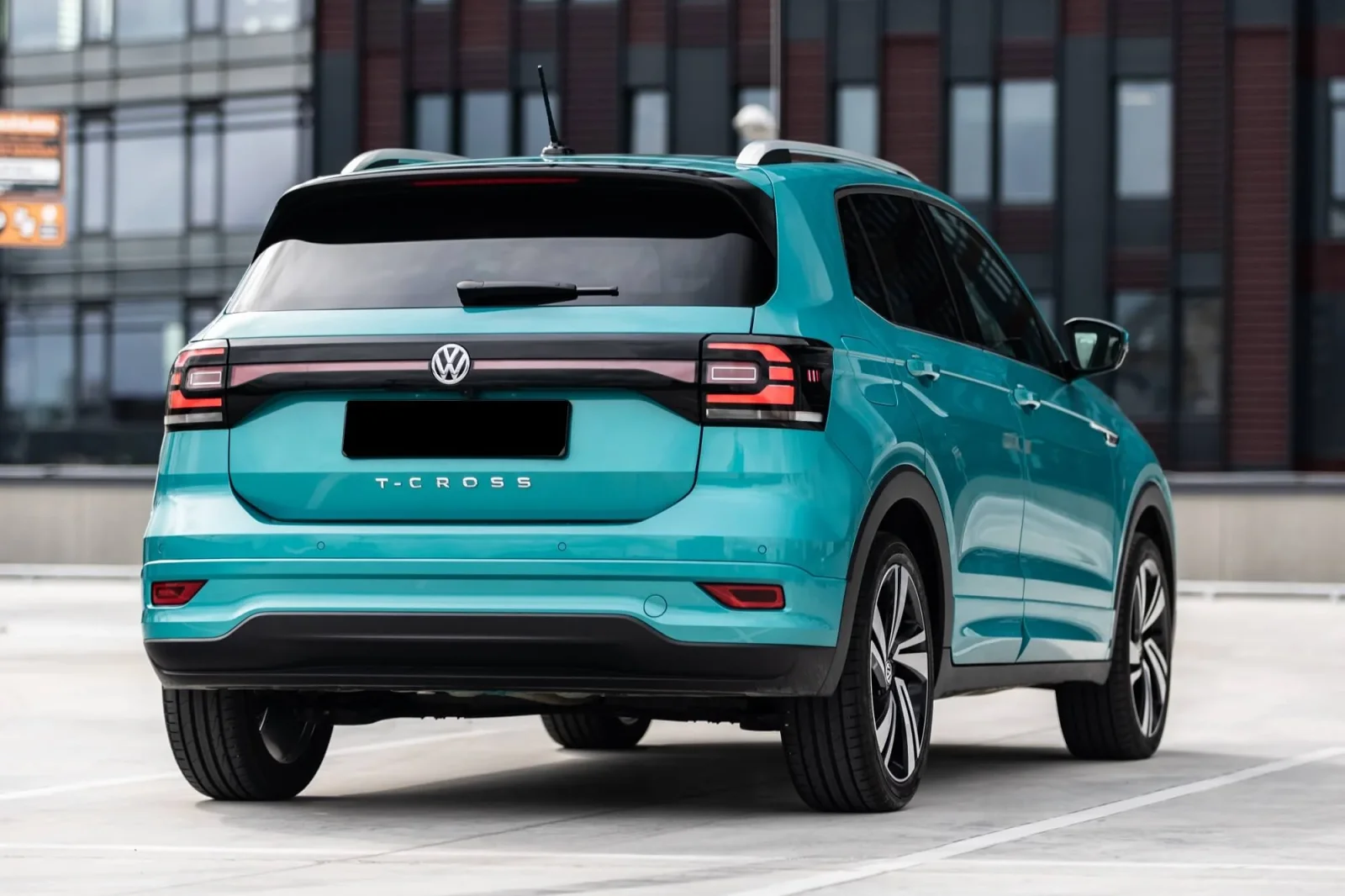 Affitto Volkswagen T-Cross  Blu 2023 in Dubai - 2 