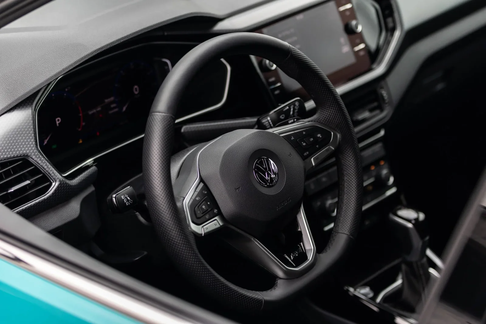 Affitto Volkswagen T-Cross  Blu 2023 in Dubai - 3 