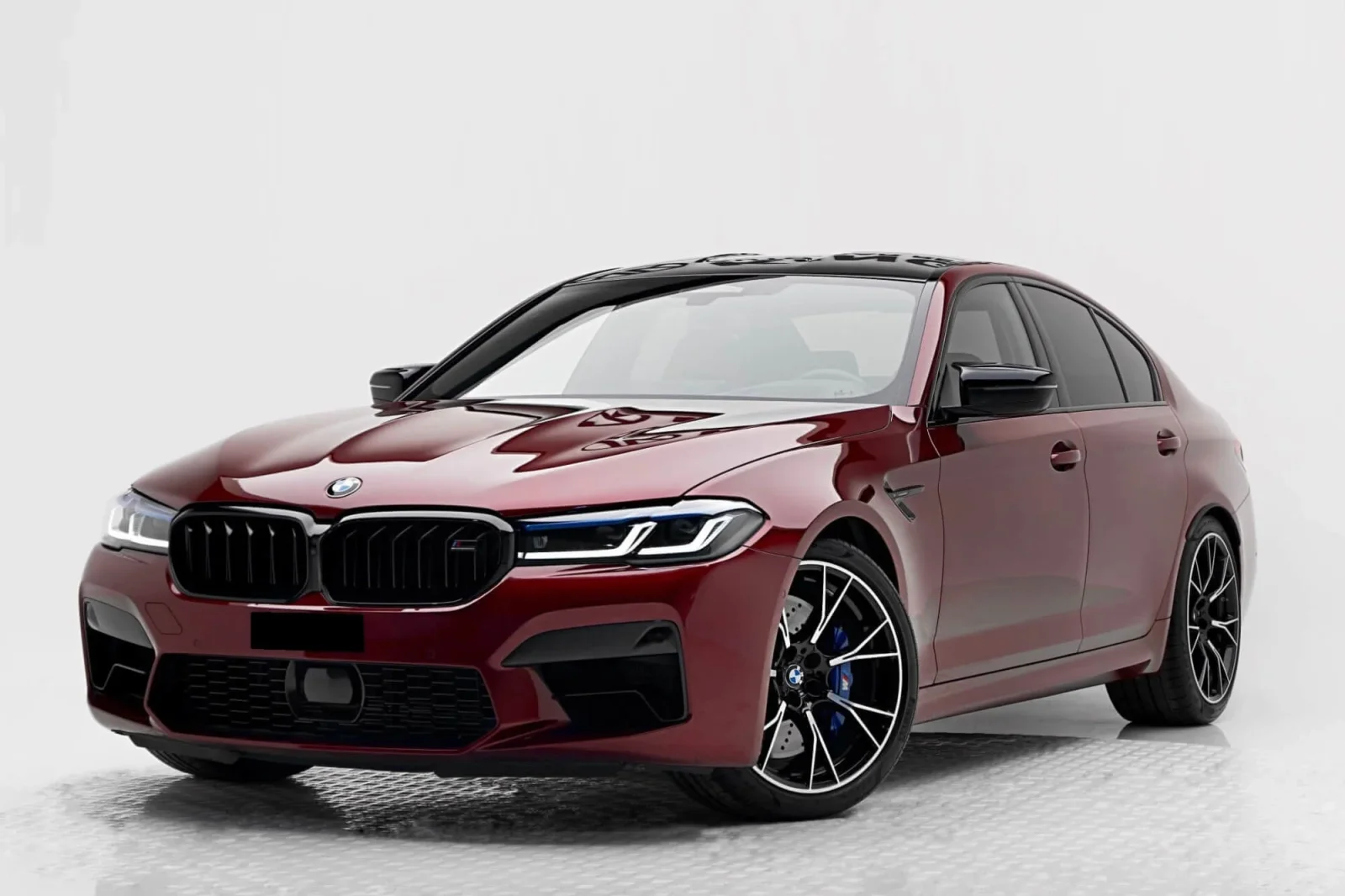 Loyer BMW M5  Rouge 2023 en Dubai